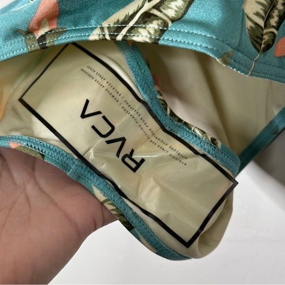 RVCA South Swell Pelletier One Piece Swimsuit Sz L NWT - Picture 11 of 14